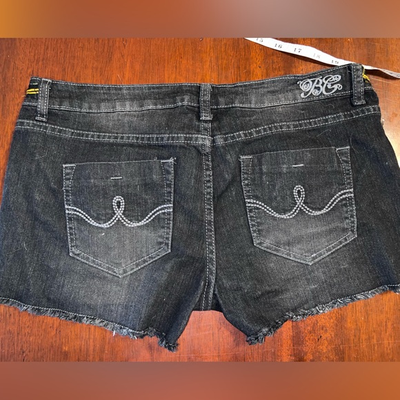 Black Denim Shorts Size 11/12 Ruched Front Embroidered Trim - Picture 3 of 8